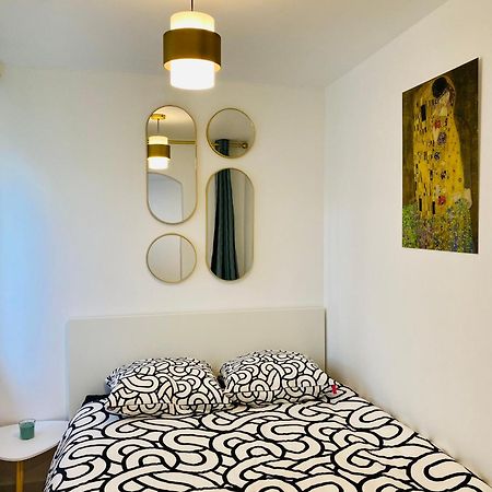Joli Appartement Renove Incluant Parking A 10 Min De Paris Nanterre Kültér fotó