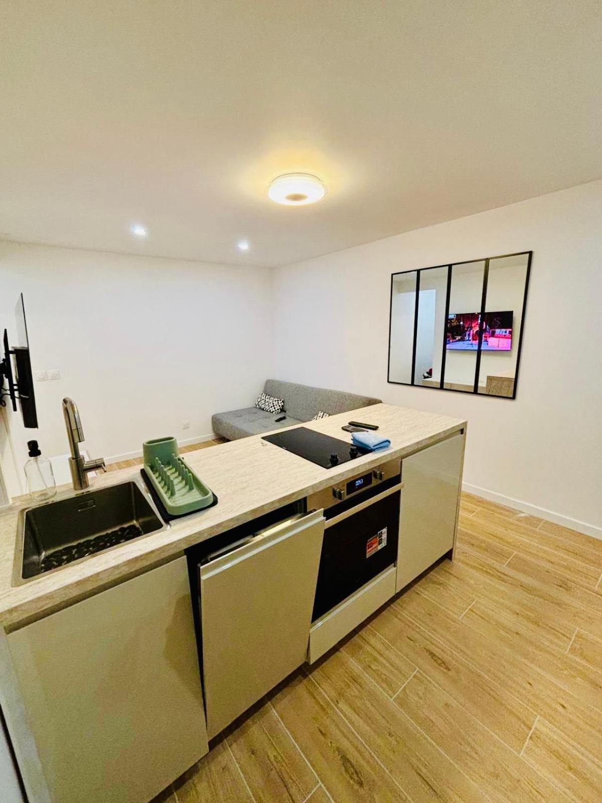 Joli Appartement Renove Incluant Parking A 10 Min De Paris Nanterre Kültér fotó