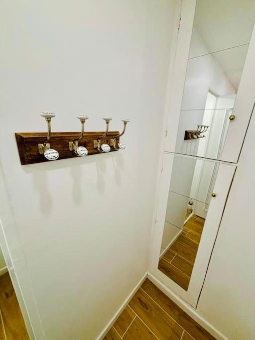 Joli Appartement Renove Incluant Parking A 10 Min De Paris Nanterre Kültér fotó
