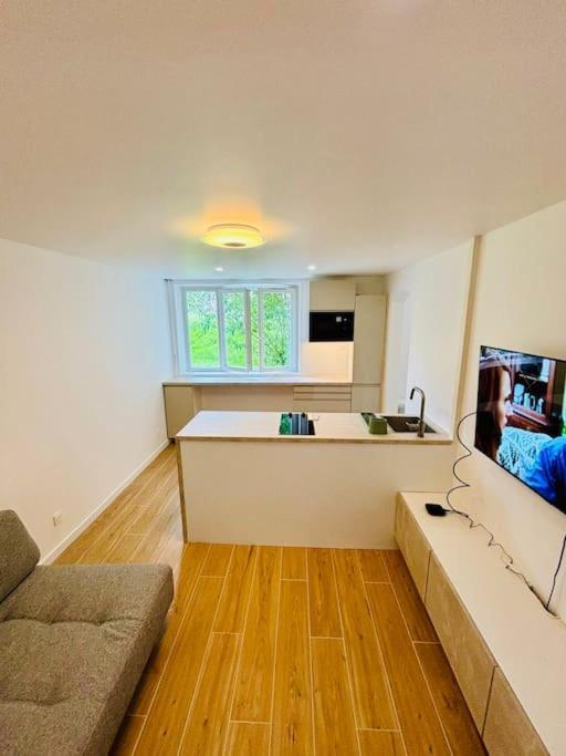 Joli Appartement Renove Incluant Parking A 10 Min De Paris Nanterre Kültér fotó