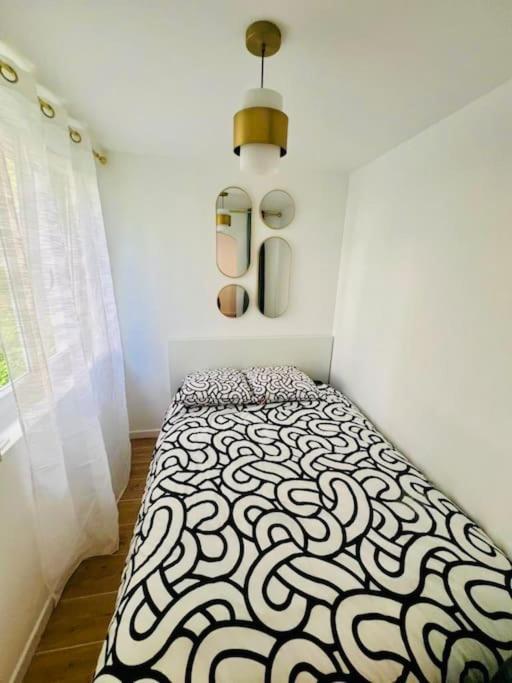 Joli Appartement Renove Incluant Parking A 10 Min De Paris Nanterre Kültér fotó